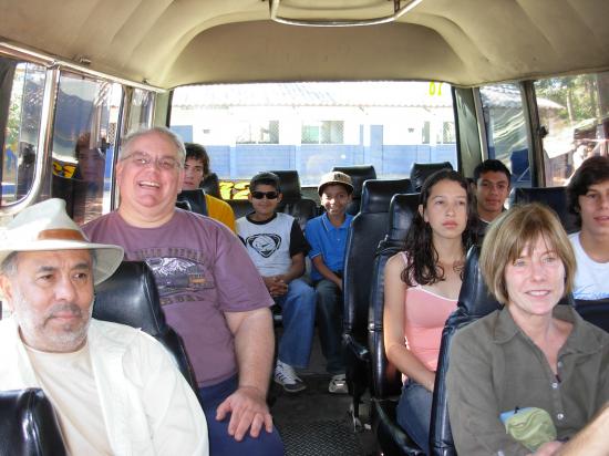 the bus to san salvador